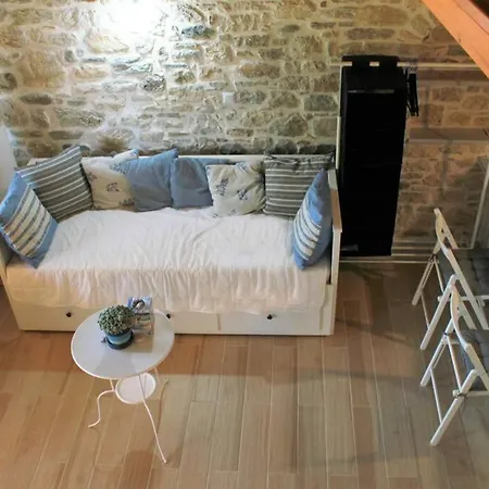 Apartment Traditional Stone House At Great Location