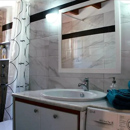 Traditional Stone House At Great Location Appartamento *