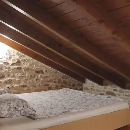 Apartment Traditional Stone House At Great Location